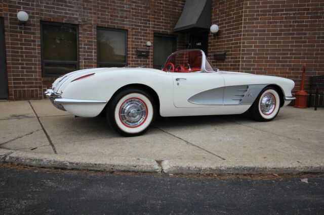 Chevrolet Corvette 1958 image number 29