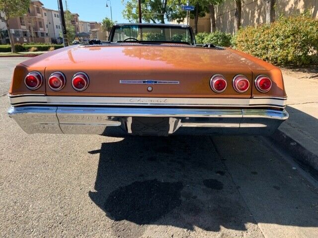 Chevrolet Impala 1965 image number 18