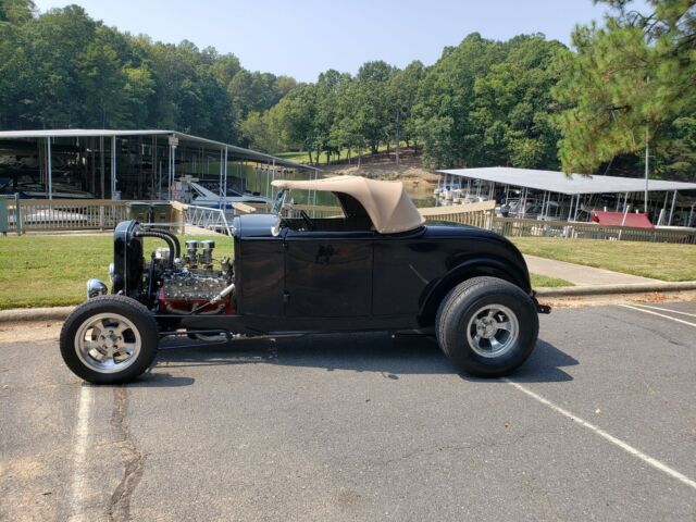Ford Roadster 1932 image number 1