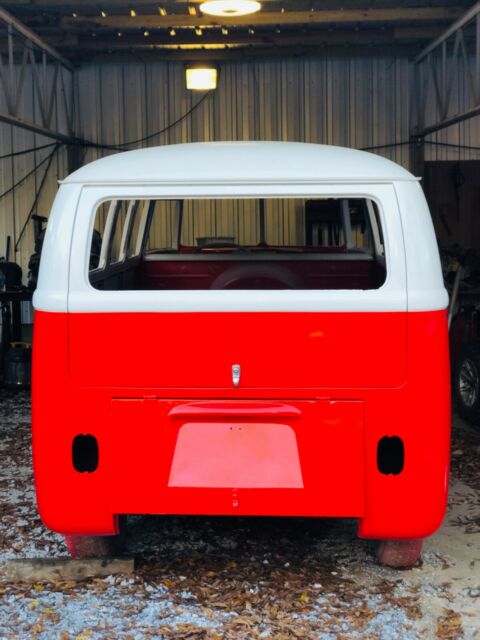 Volkswagen Bus/Vanagon 1967 image number 15