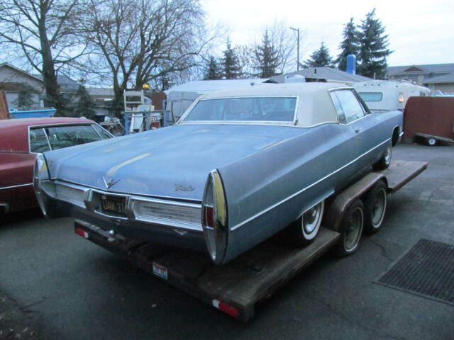 Cadillac Coupe deVille 1967 image number 4