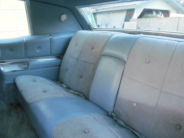 Cadillac Coupe deVille 1967 image number 40
