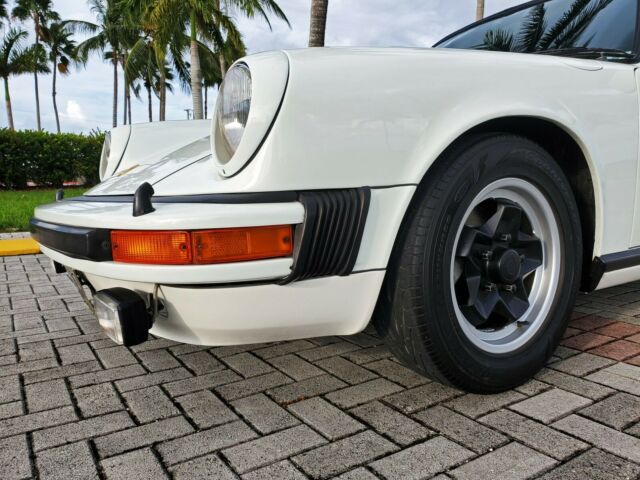 Porsche 911 1976 image number 12