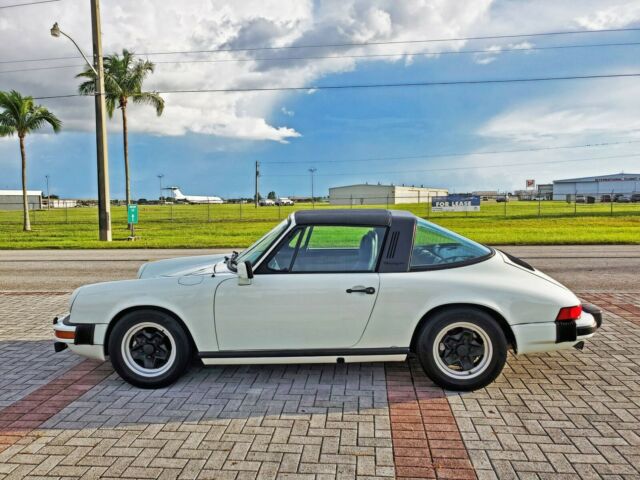 Porsche 911 1976 image number 27