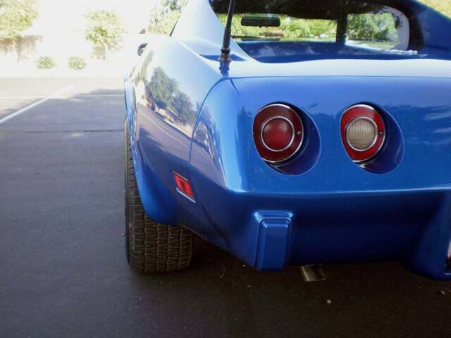 Chevrolet Corvette 1977 image number 11