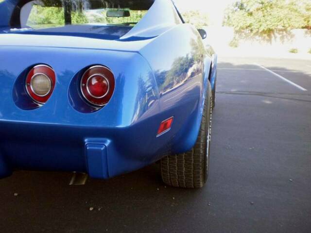 Chevrolet Corvette 1977 image number 12