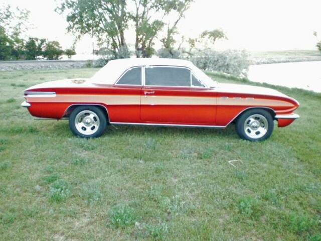 Buick Skylark 1961 image number 5