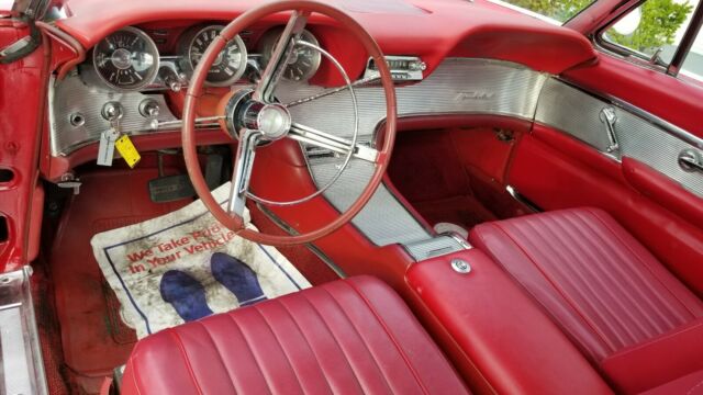 Ford Thunderbird 1962 image number 33