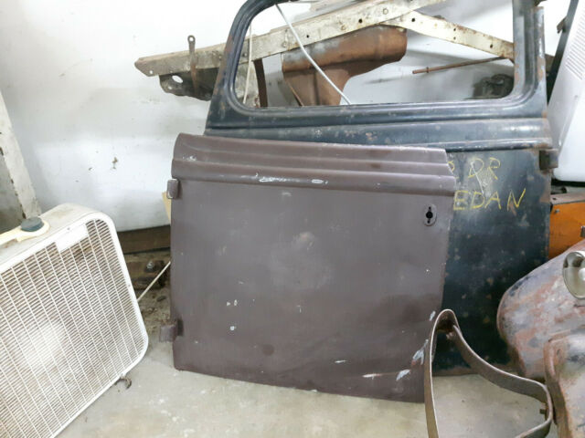 Ford Model B 1932 image number 14