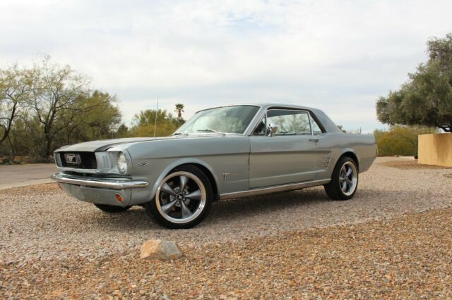 Ford Mustang 1966 image number 22