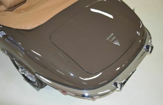 Jaguar XK 1972 image number 23