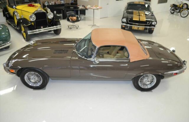 Jaguar XK 1972 image number 28