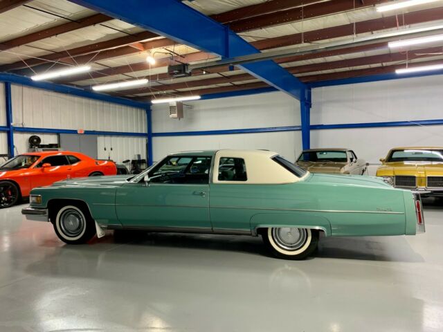 Cadillac DeVille 1975 image number 1