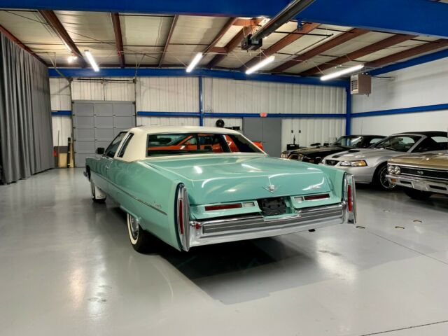 Cadillac DeVille 1975 image number 2