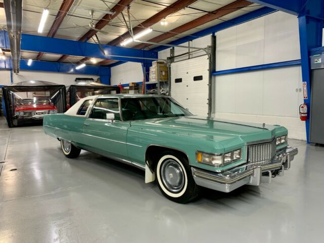 Cadillac DeVille 1975 image number 4