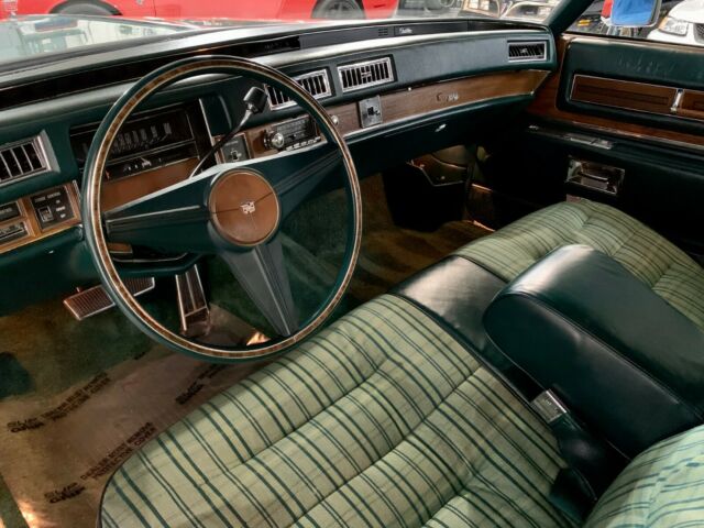 Cadillac DeVille 1975 image number 5