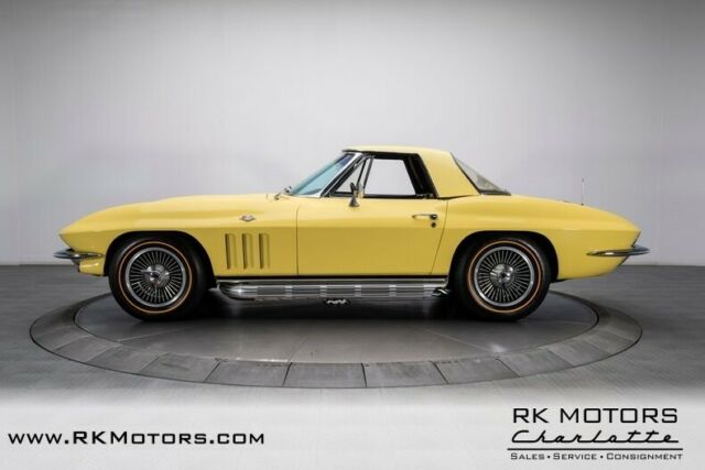 Chevrolet Corvette 1966 image number 21
