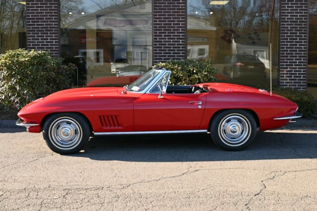 Chevrolet Corvette 1962 image number 1