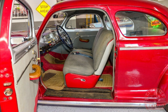 Plymouth De Luxe 1947 image number 33