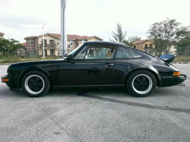 Porsche 911 1976 image number 12