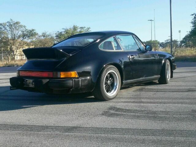 Porsche 911 1976 image number 20