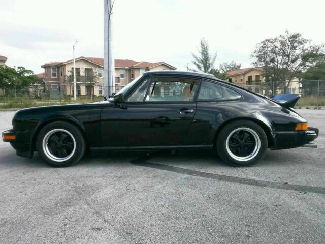 Porsche 911 1976 image number 5