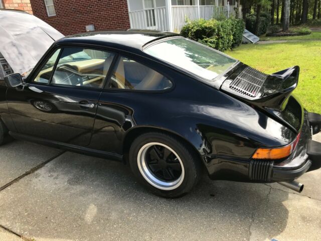 Porsche 911 1976 image number 6