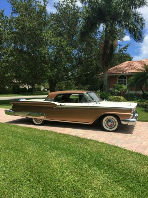 Ford Skyliner 1959 image number 35
