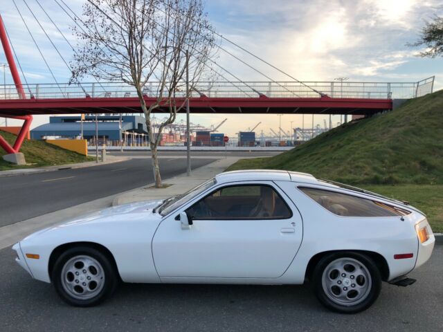 Porsche 928 1978 image number 12