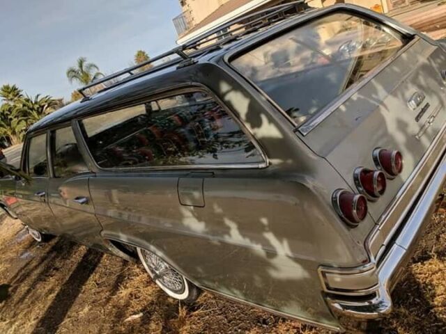 Chevrolet Impala 1965 image number 0