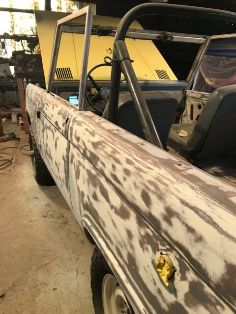 Ford Bronco 1966 image number 20