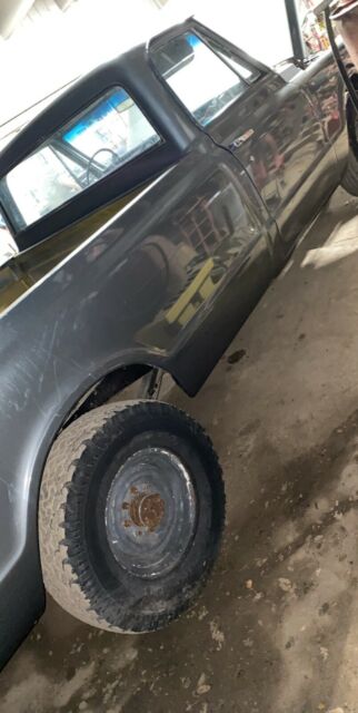 Chevrolet C/K Pickup 2500 1971 image number 2