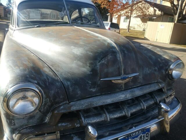 Chevrolet Styleline Deluxe 1952 image number 2