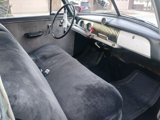 Chevrolet Styleline Deluxe 1952 image number 30