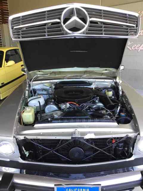 Mercedes-Benz 450SL 1976 image number 13