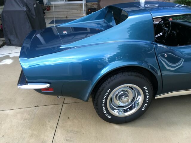 Chevrolet Corvette 1973 image number 16