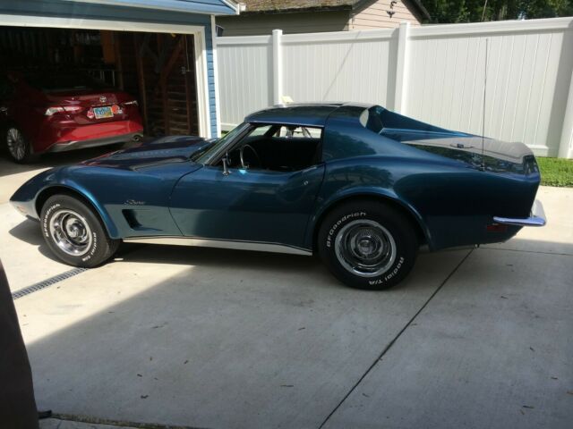 Chevrolet Corvette 1973 image number 2