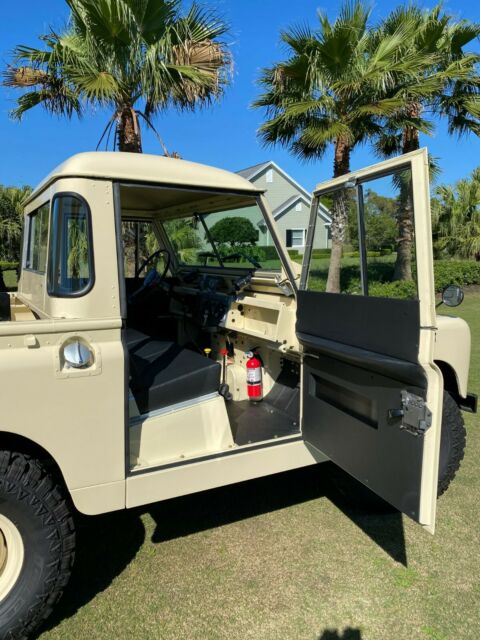 Land Rover 88 Series IIA 1965 image number 15