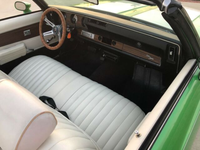 Oldsmobile Cutlass 1972 image number 9