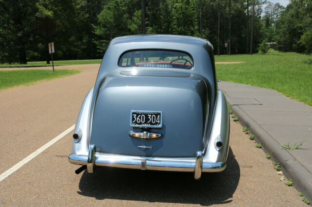 Rolls-Royce Silver Dawn 1954 image number 27