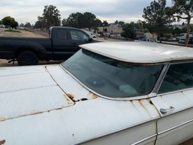 Oldsmobile Ninety-Eight 1960 image number 13