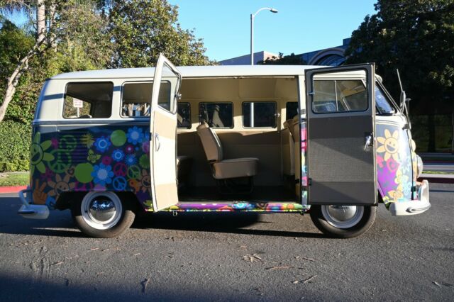 Volkswagen Bus/Vanagon 1965 image number 22