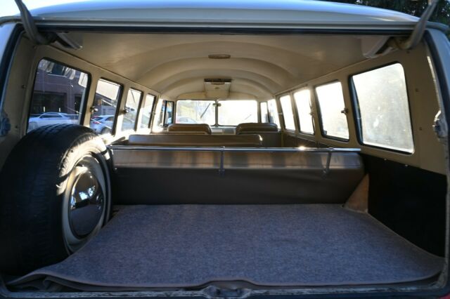 Volkswagen Bus/Vanagon 1965 image number 24