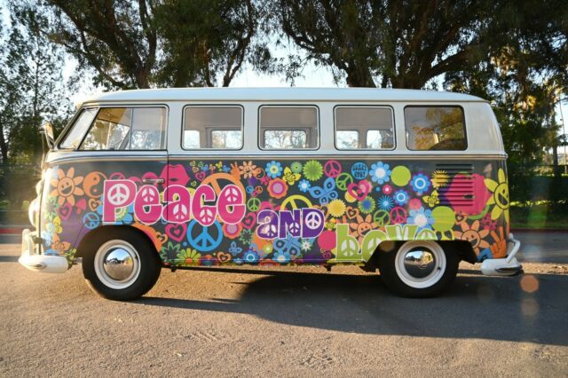 Volkswagen Bus/Vanagon 1965 image number 37