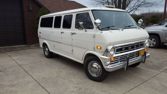 Ford E-Series Van 1971 image number 10