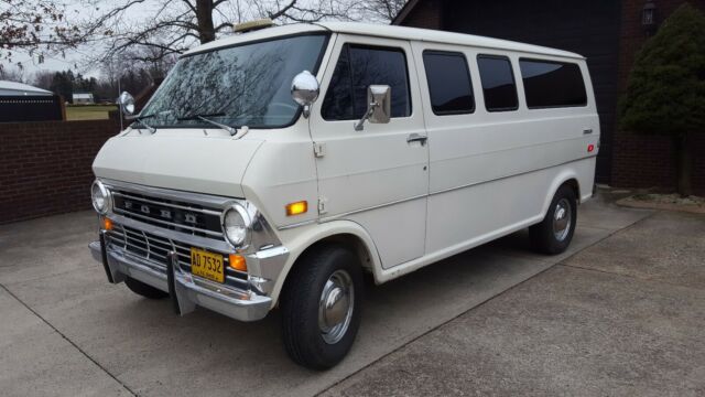 Ford E-Series Van 1971 image number 8