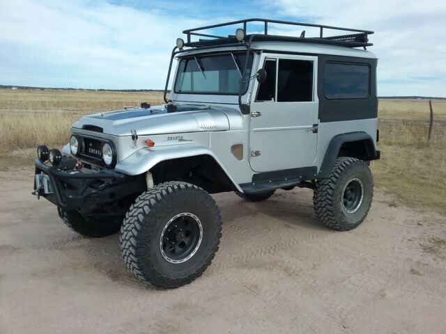Toyota FJ Cruiser 1967 image number 1