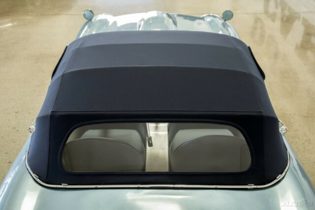 Jaguar E-Type 1963 image number 11