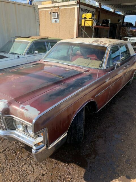 Lincoln Continental 1969 image number 2