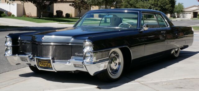 Cadillac DeVille 1965 image number 2
